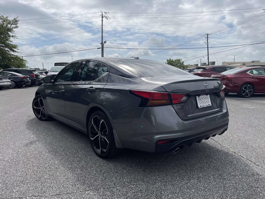 Used 2024 Nissan Altima 2.5 SR w/ SR Premium Package FWD image 5