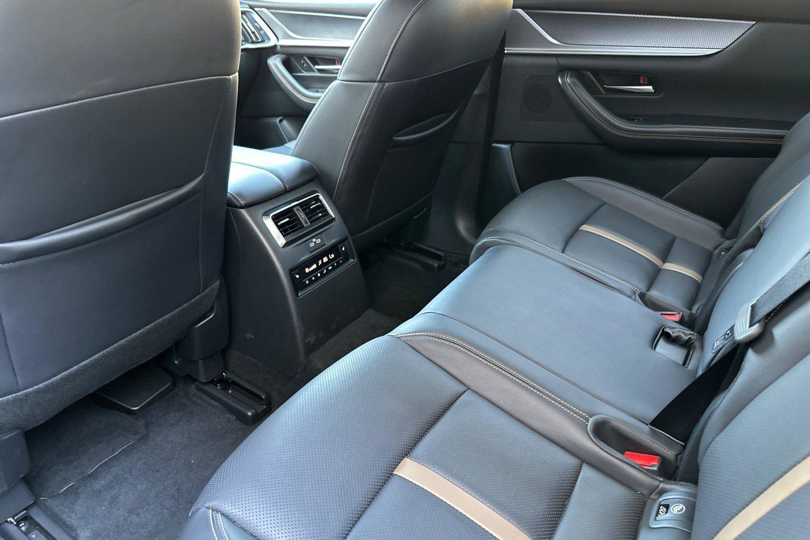 Certified 2025 MAZDA CX-70 Plug-In Hybrid w/ Premium Plus image 12