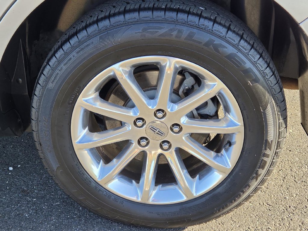 Used 2011 Lincoln MKX 2WD w/ 101A Rapid Spec Order Code image 41
