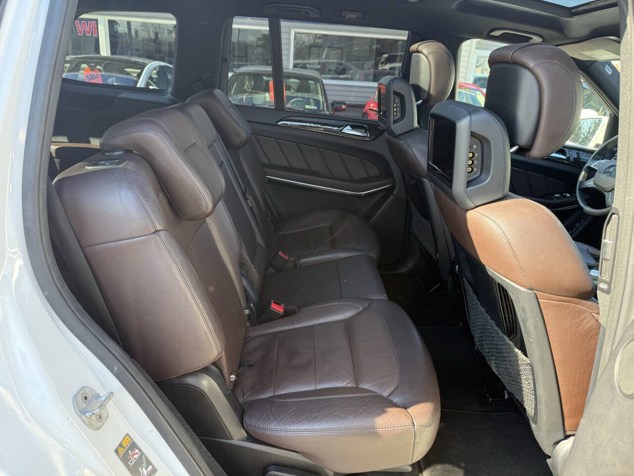 Used 2016 Mercedes-Benz GL 550 4MATIC image 17