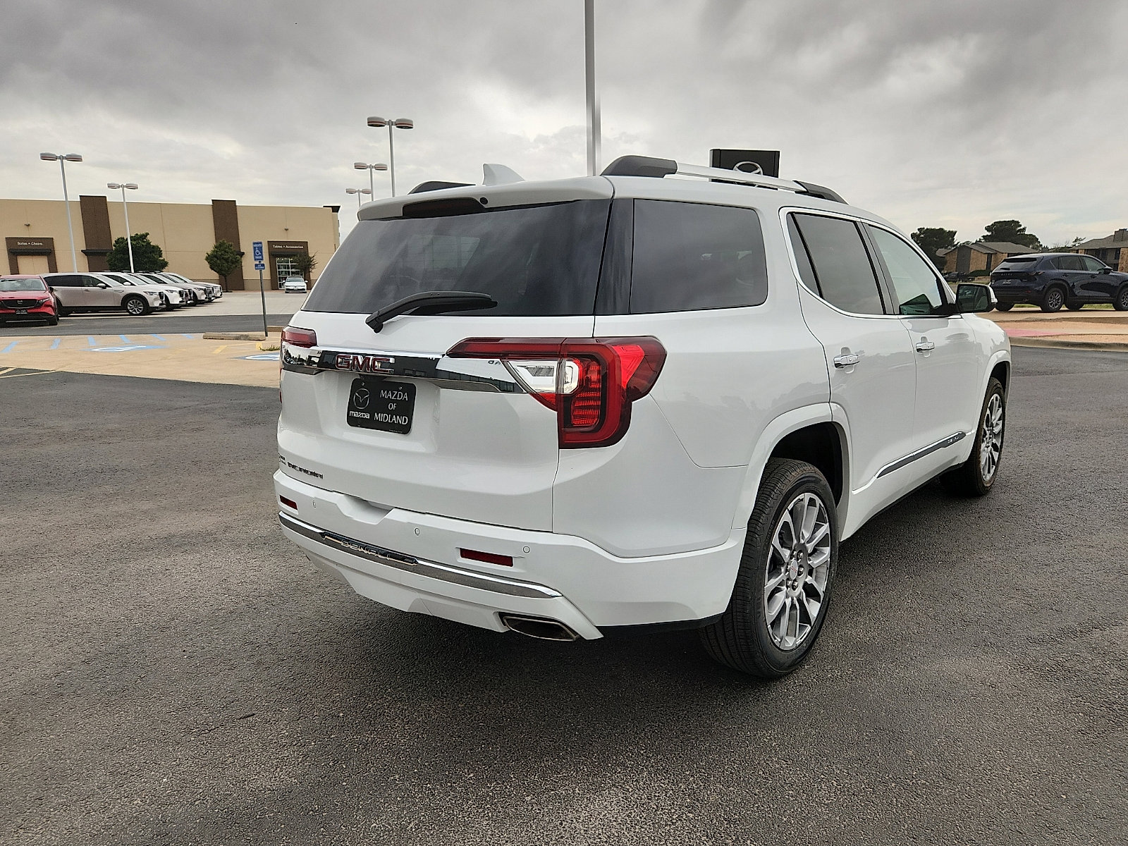 Used 2022 GMC Acadia Denali w/ Denali Ultimate Package FWD image 7