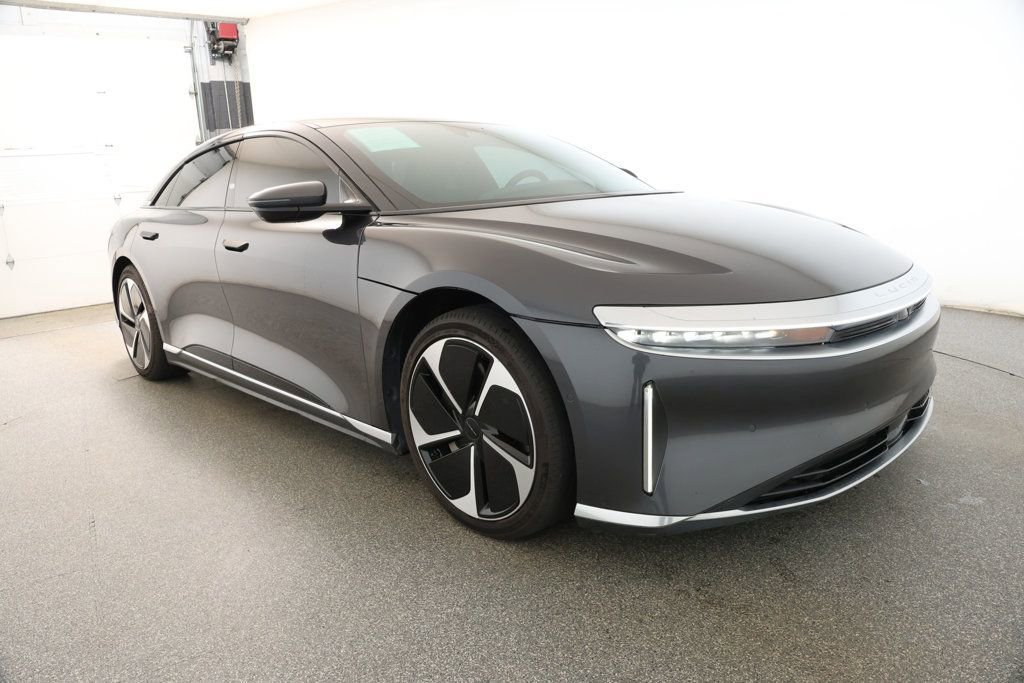 Used 2023 Lucid Air Touring image 3
