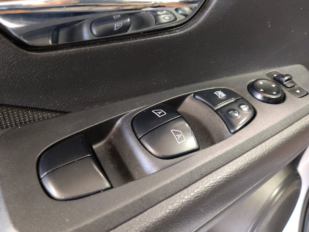 Used 2022 Nissan Kicks SV FWD image 27
