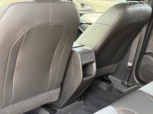 Used 2025 Chevrolet Trax LT FWD image 28