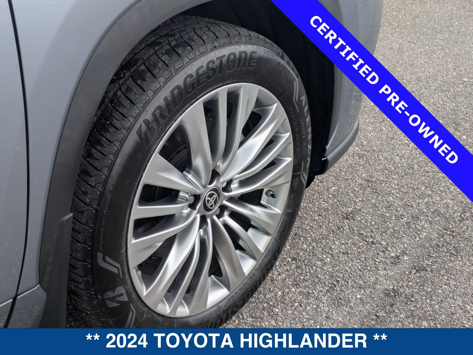 Used 2024 Toyota Highlander Platinum FWD image 13