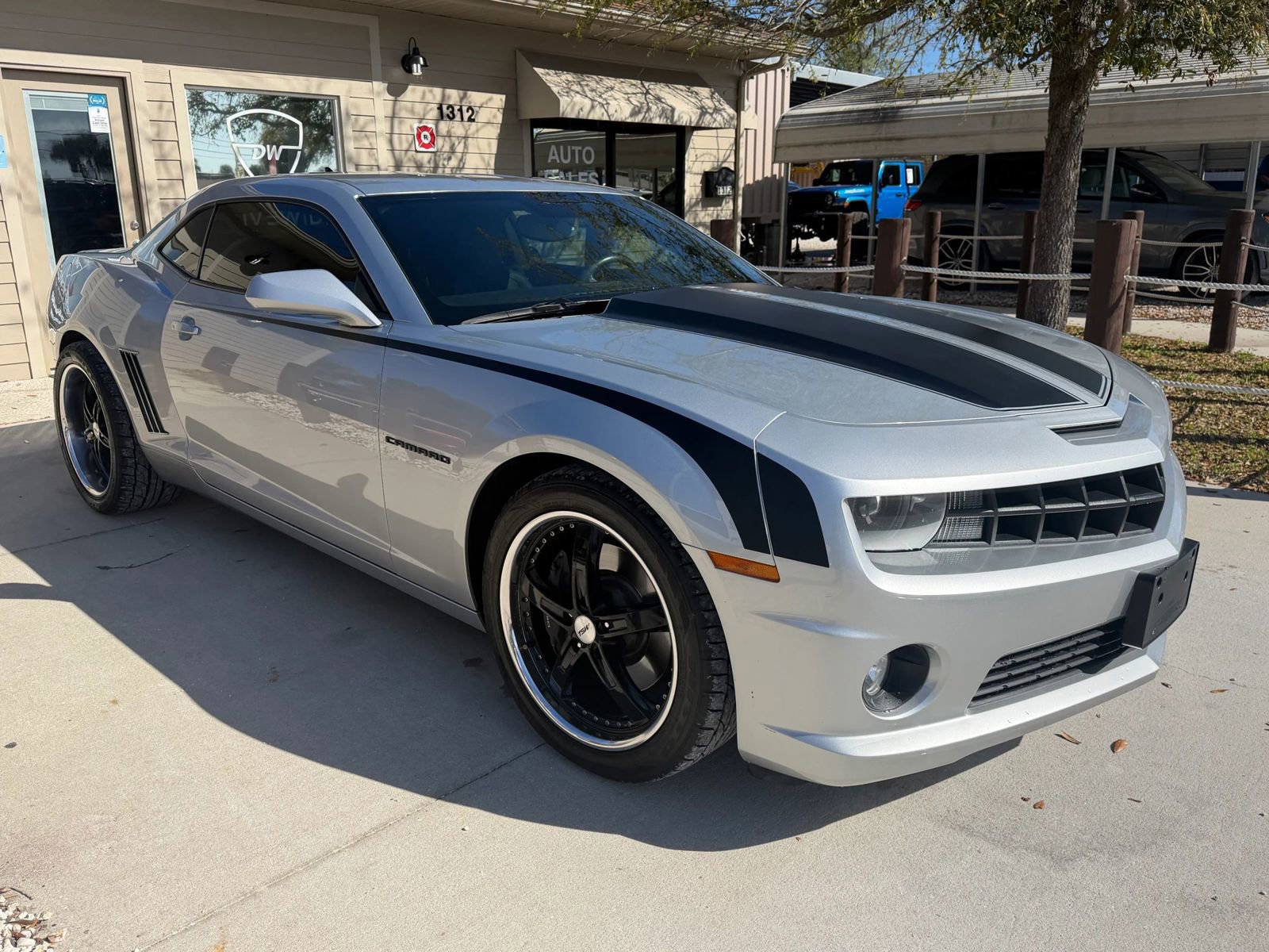Used 2010 Chevrolet Camaro SS w/ RS Package image 2