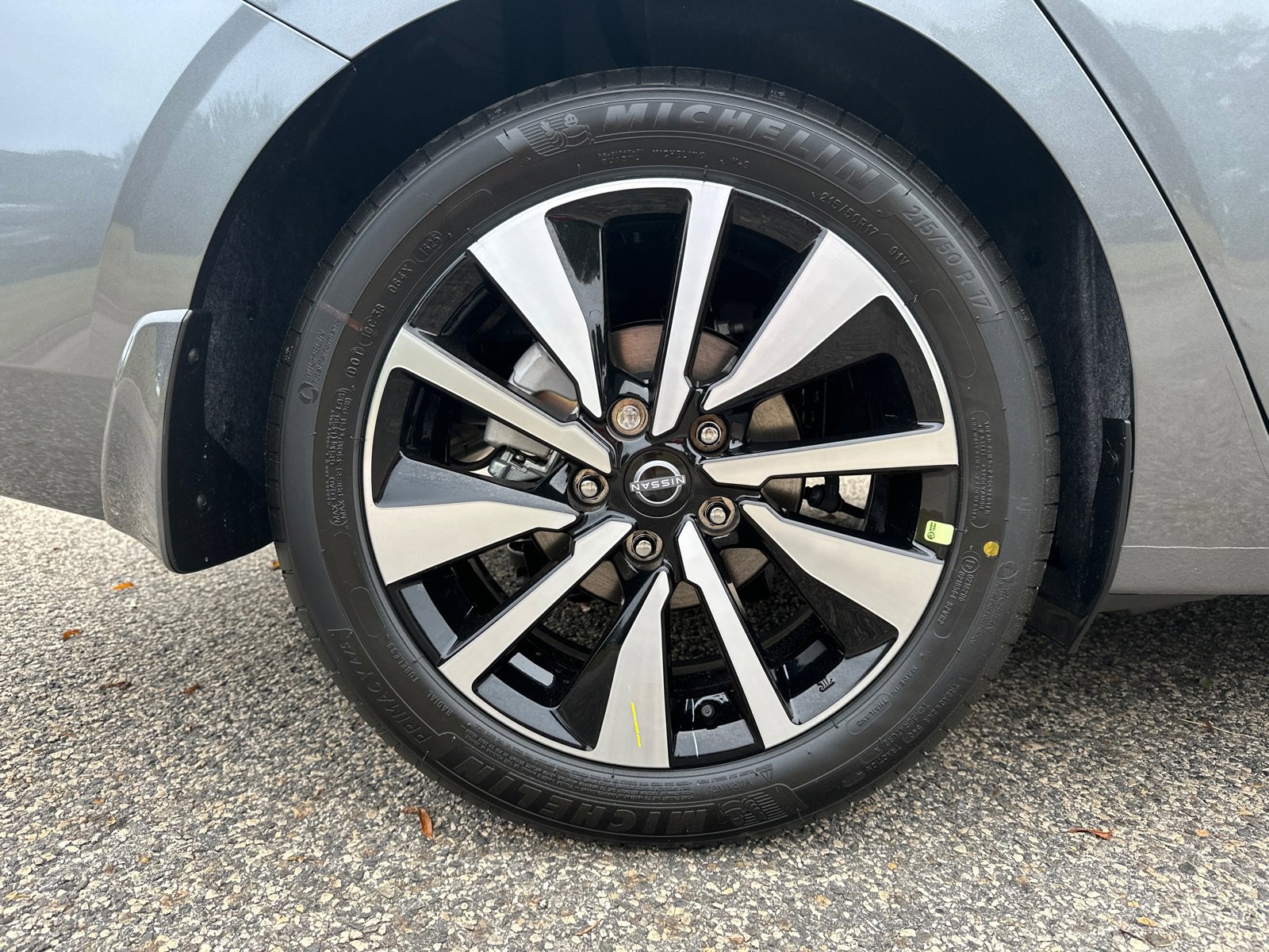 New 2025 Nissan Sentra SV w/ SV Premium Package image 17