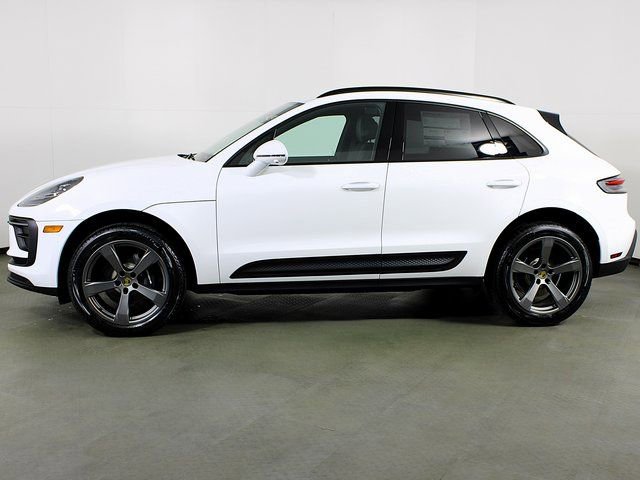 New 2026 Porsche Macan image 2