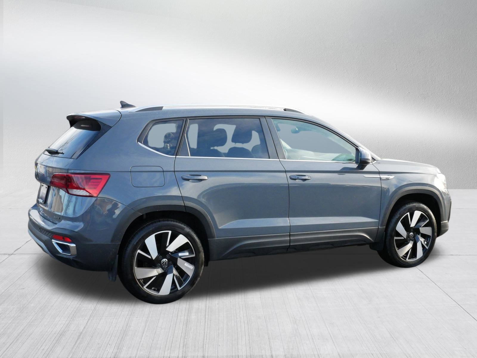 Certified 2024 Volkswagen Taos SEL image 7