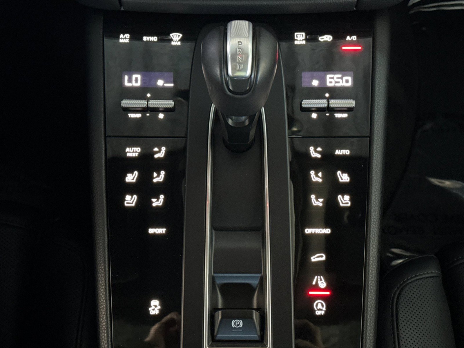 Used 2024 Porsche Macan image 21