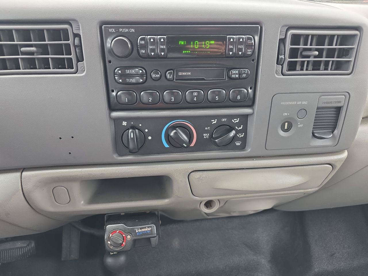 Used 2004 Ford F550 4x4 Regular Cab Super Duty image 9