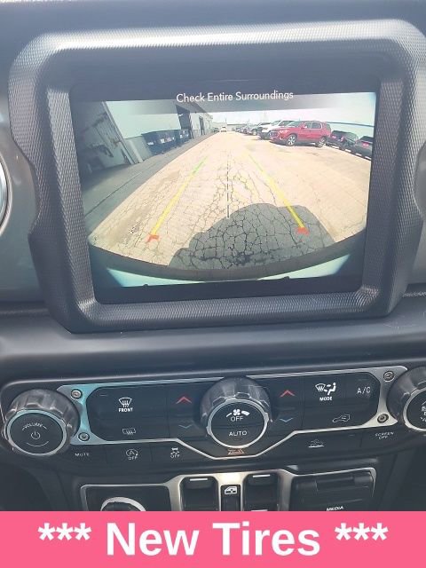 Used 2021 Jeep Wrangler Unlimited Sahara w/ Uconnect 4C Nav & Sound Group AWD/4WD image 4
