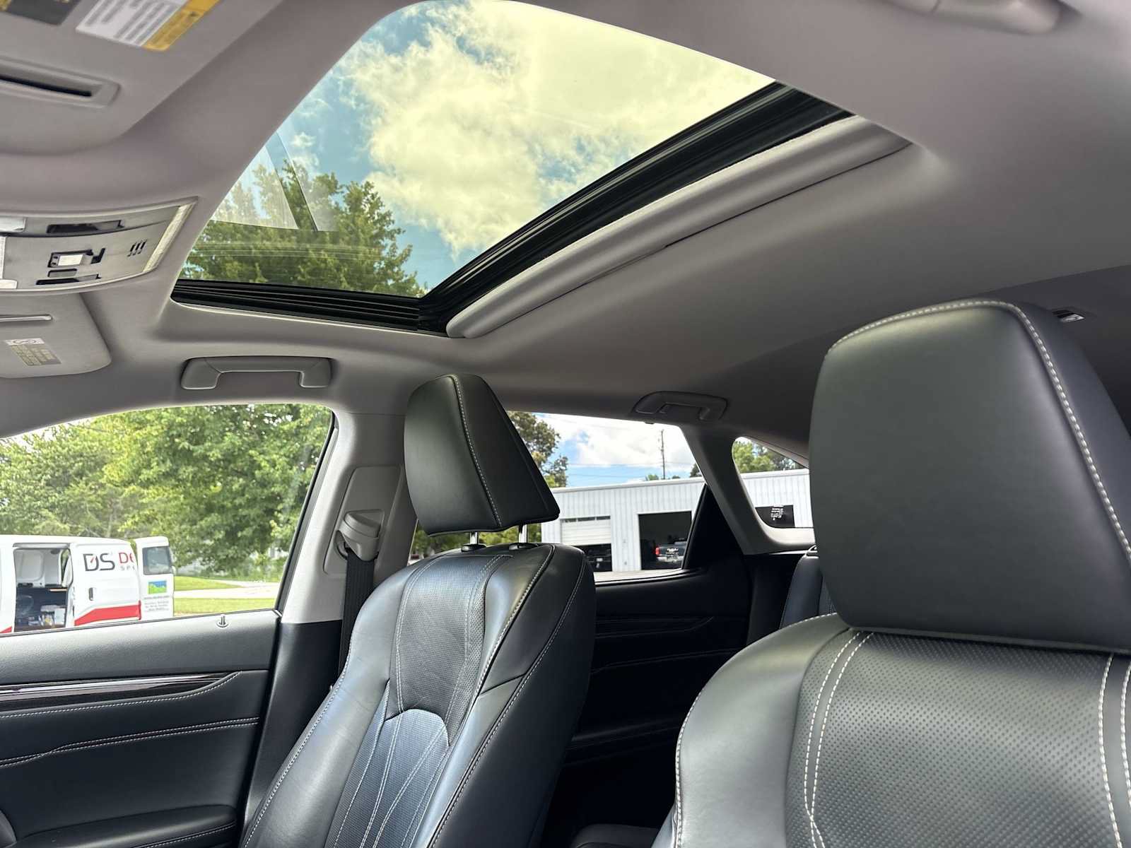 Used 2020 Lexus RX 350L Luxury w/ Cold Weather Package (CT) FWD image 19