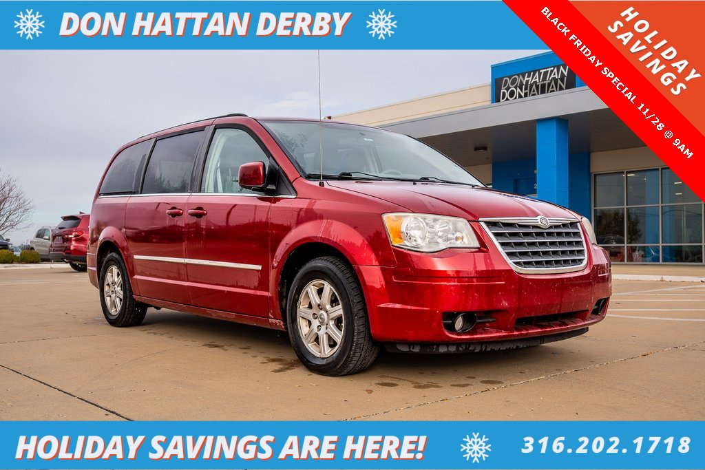 Used 2010 Chrysler Town & Country Touring w/ Trailer Tow Group