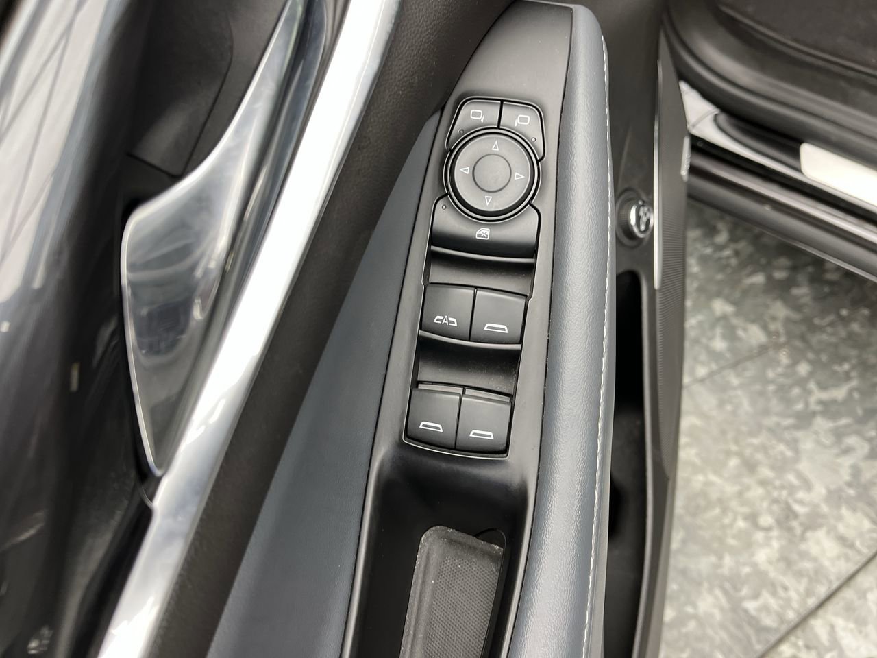 Certified 2023 Buick Enclave Essence w/ Experience Buick Package AWD/4WD image 10