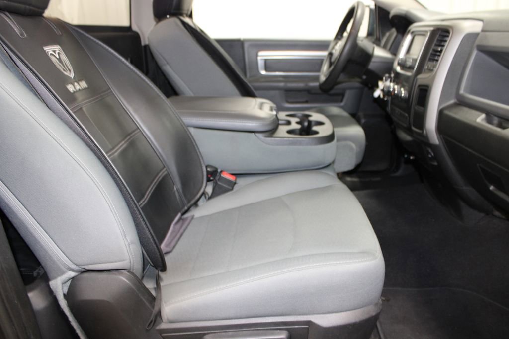 Used 2015 RAM 1500 Express RWD image 28