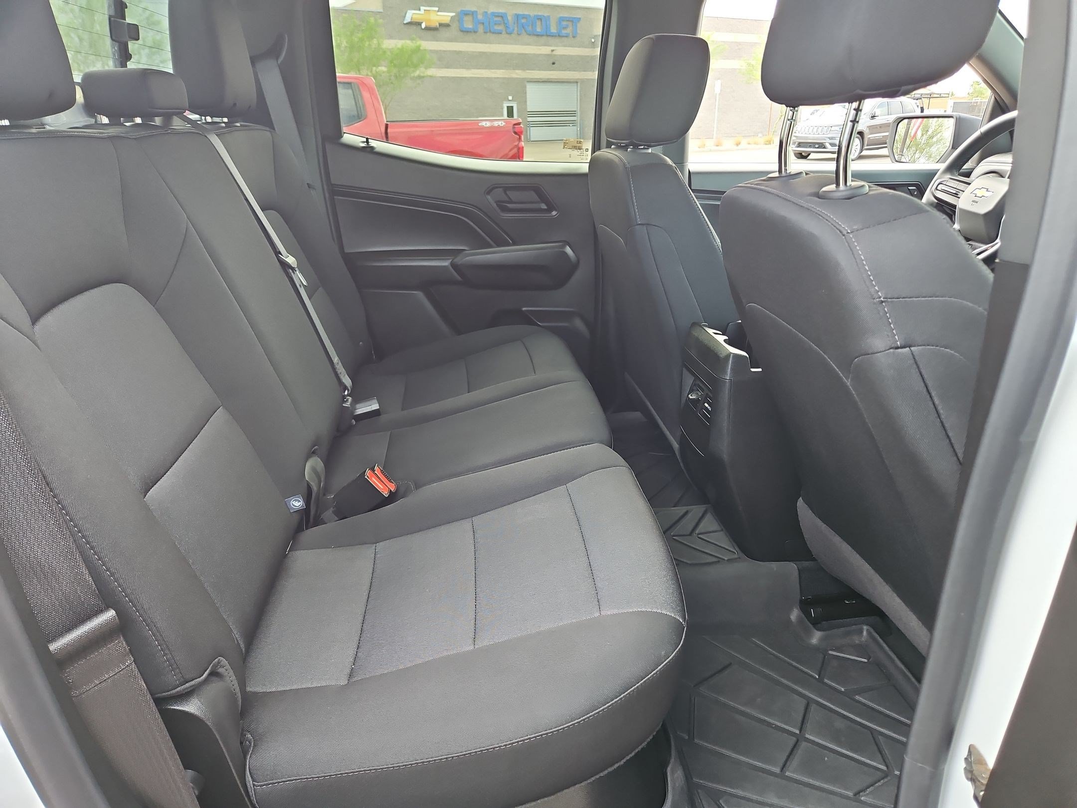 Used 2025 Chevrolet Colorado W/T w/ Advanced Trailering Package RWD image 28