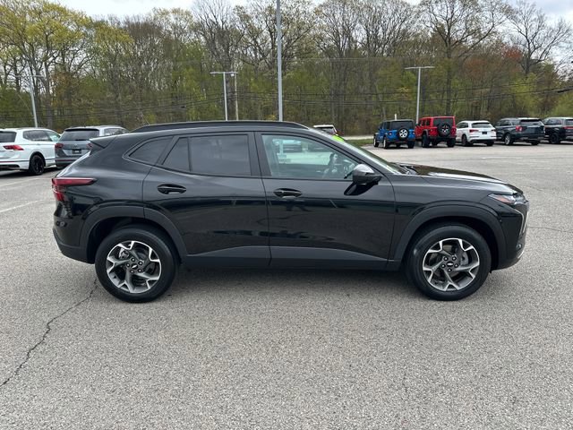 Used 2024 Chevrolet Trax LT w/ Driver Confidence Package FWD image 9
