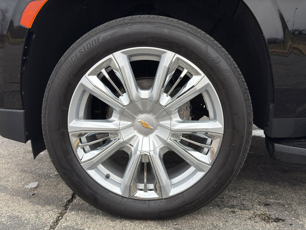 Used 2023 Chevrolet Suburban High Country image 12