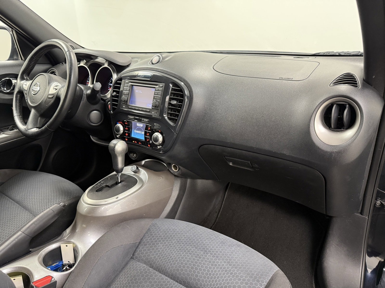 Used 2011 Nissan Juke SV w/ Interior Illumination Pkg image 23
