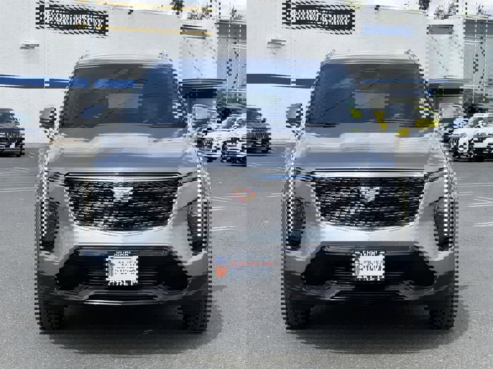 Used 2024 Cadillac XT4 Premium Luxury image 2