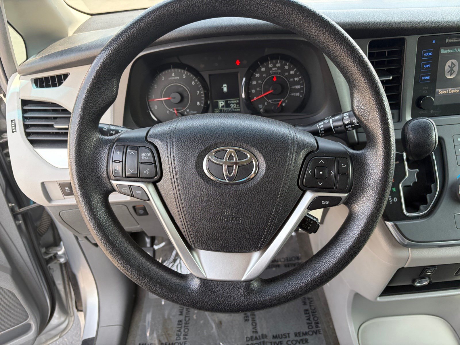 Used 2015 Toyota Sienna LE FWD image 12