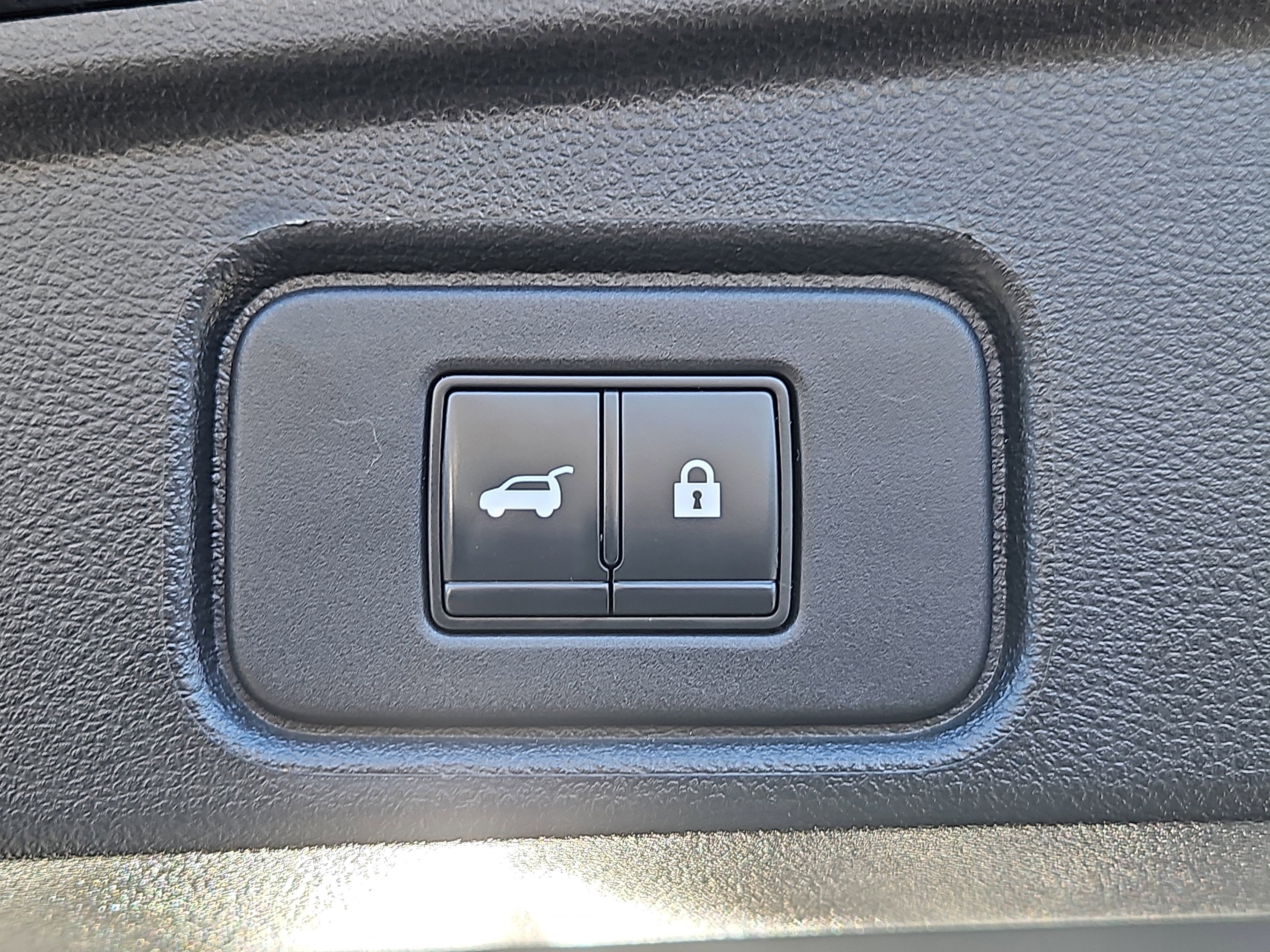 Used 2022 Nissan Pathfinder SL w/ SL Black Package image 14