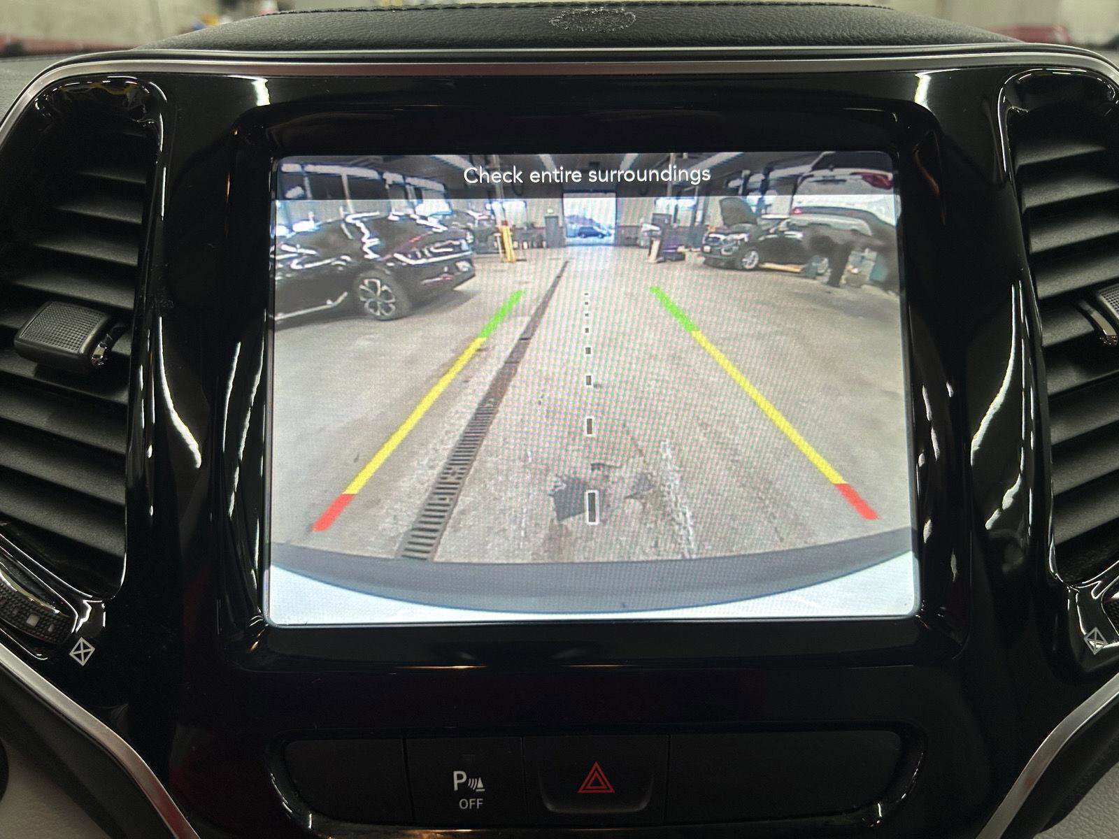 Used 2019 Jeep Cherokee Limited image 17