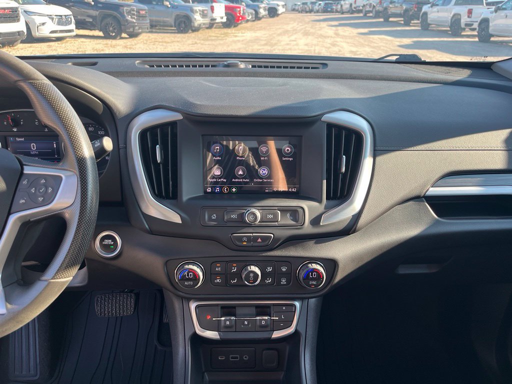 Used 2024 GMC Terrain SLE w/ Driver Convenience Package FWD image 26