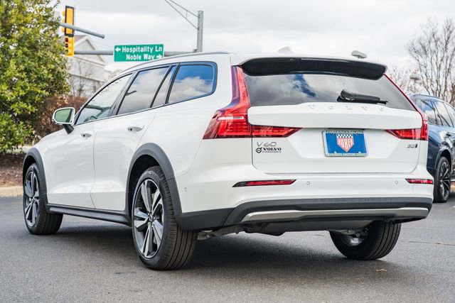 New 2026 Volvo V60 B5 Cross Country Plus w/ Protection Package Premier image 5