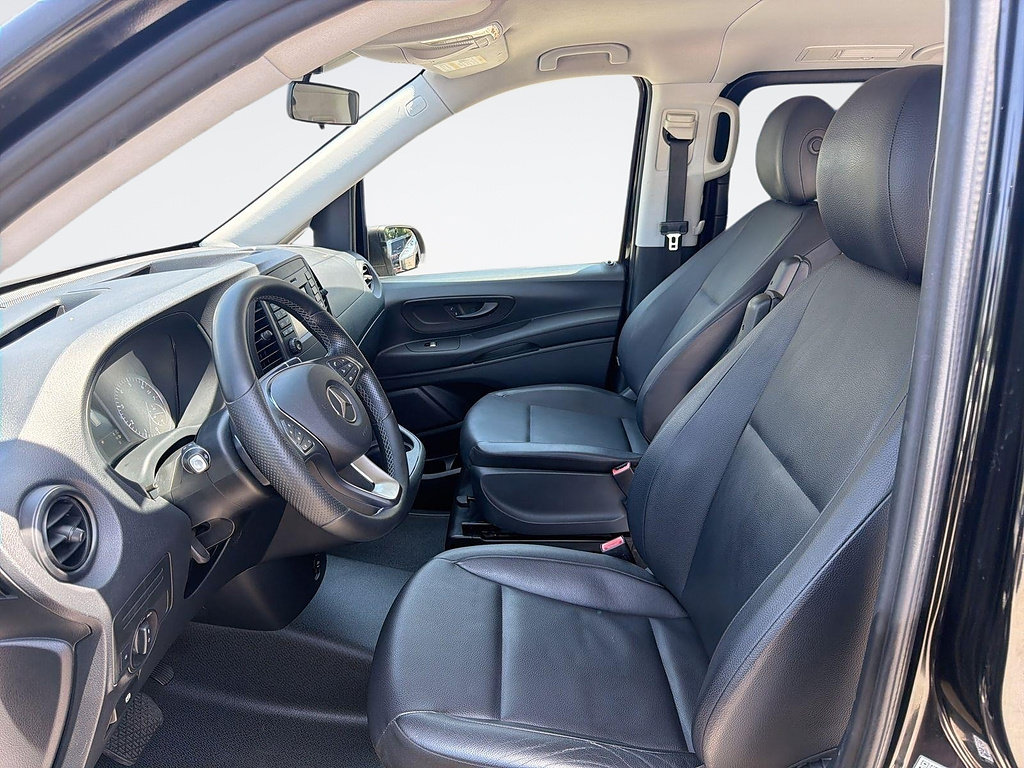 Used 2018 Mercedes-Benz Metris Passenger image 17