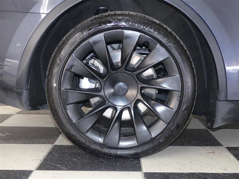 Used 2023 Tesla Model Y Long Range AWD/4WD image 31