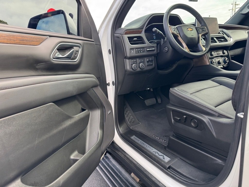 Used 2024 Chevrolet Suburban High Country w/ Max Trailering Package image 14