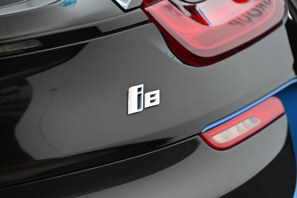 Used 2016 BMW i8 AWD/4WD image 16