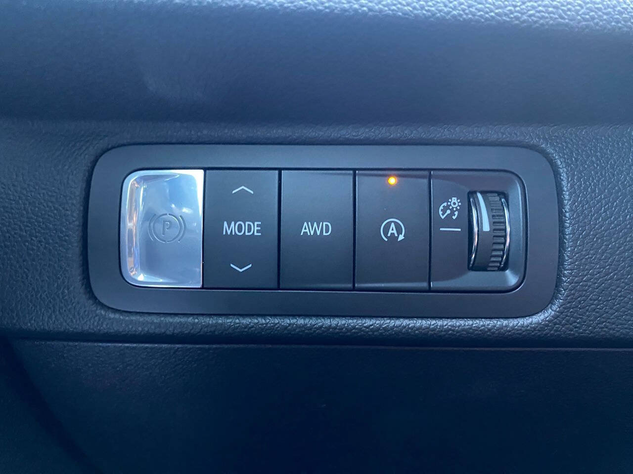 Used 2025 Chevrolet Traverse LT w/ Driver Confidence Package AWD/4WD image 18