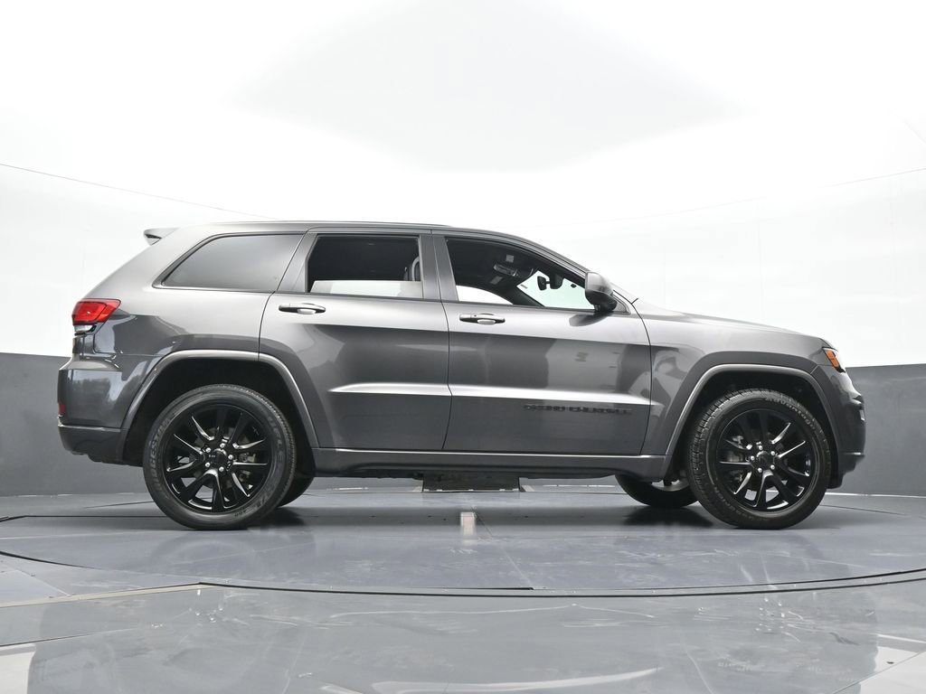 Used 2019 Jeep Grand Cherokee Altitude image 54