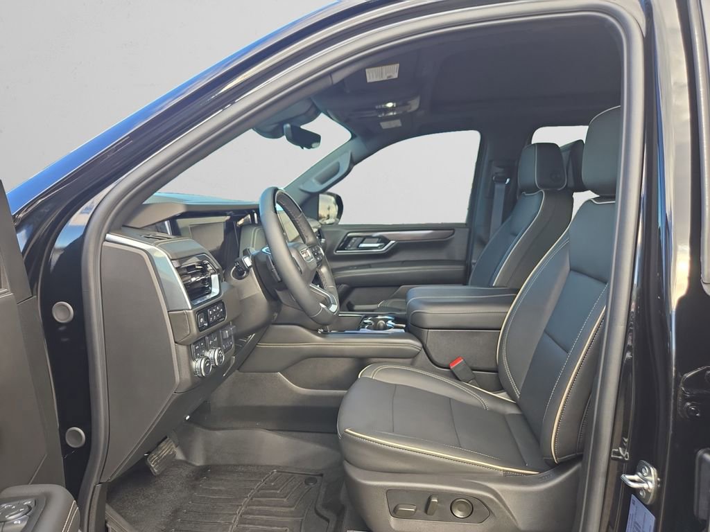 Used 2025 GMC Yukon XL Elevation w/ Elevation Premium Package image 11