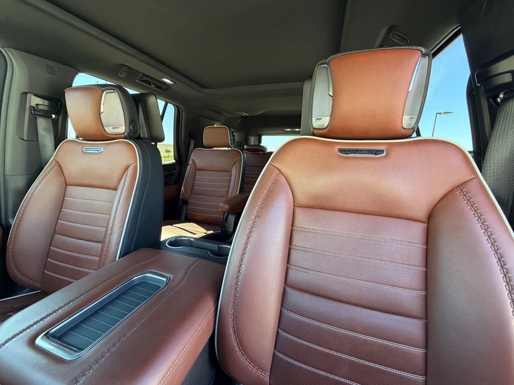 Used 2024 GMC Yukon Denali Ultimate AWD/4WD image 13