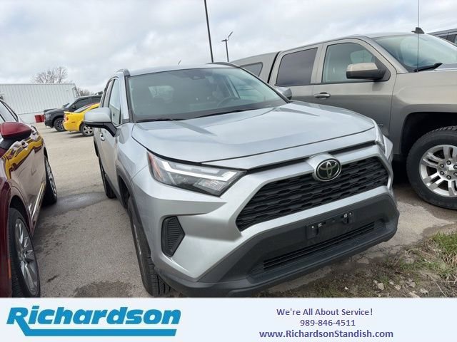 Used 2025 Toyota RAV4 XLE AWD/4WD image 1