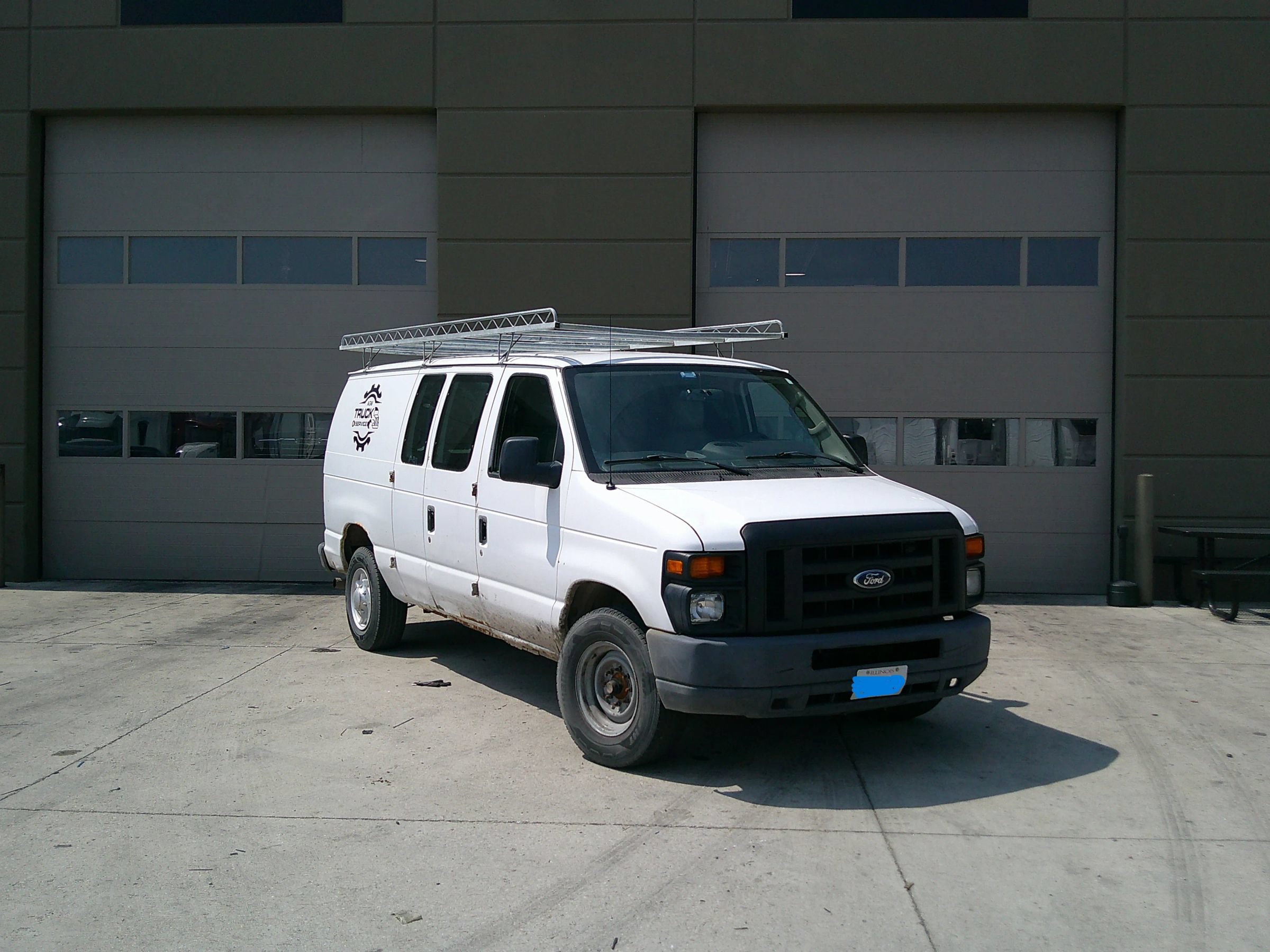 Used 2009 Ford E-250 and Econoline 250 RWD image 4