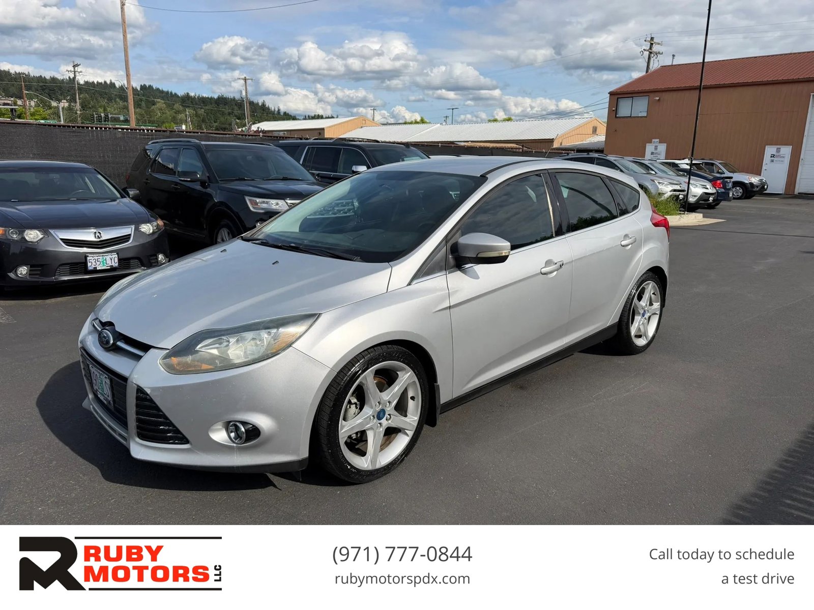 Used 2013 Ford Focus Titanium w/ Titanium Handling Pkg FWD image 1