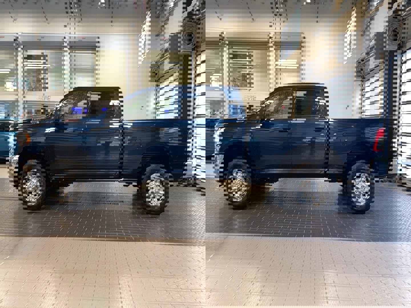 Used 2024 RAM 2500 Tradesman w/ Chrome Appearance Group image 4