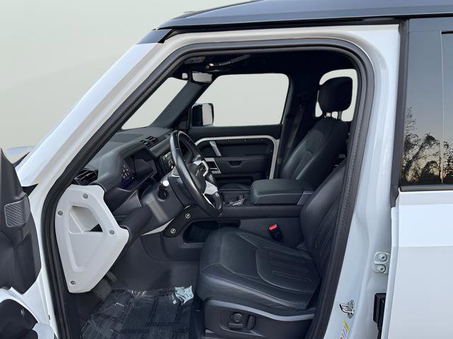 Used 2021 Land Rover Defender 110 X-Dynamic HSE AWD/4WD image 18