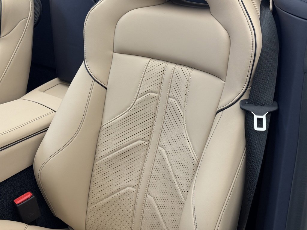 New 2026 Aston Martin V8 Vantage Roadster image 6