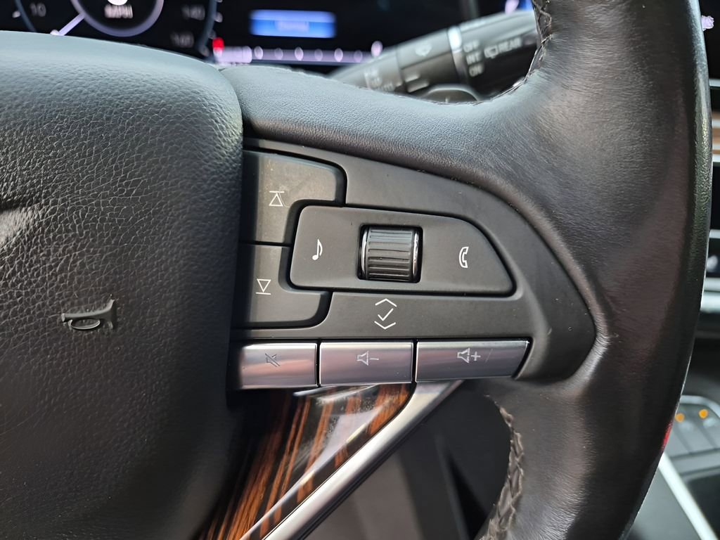 Used 2023 Cadillac Escalade ESV Luxury image 34