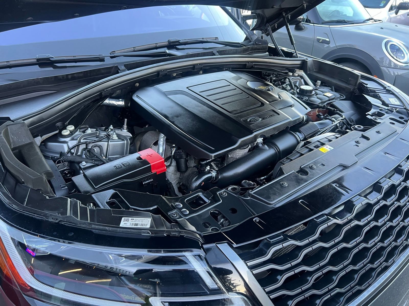 Used 2019 Land Rover Range Rover Velar R-Dynamic SE image 17