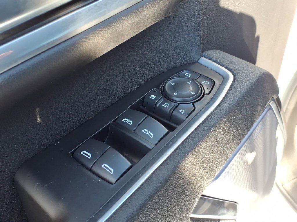 Used 2026 Chevrolet Silverado 3500 High Country w/ Technology Package AWD/4WD image 9