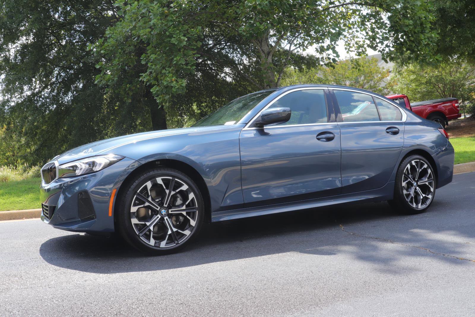 New 2025 BMW 330i Sedan w/ Convenience Package image 42