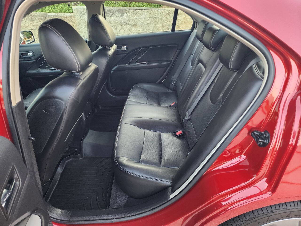 Used 2010 Ford Fusion Sport FWD image 16