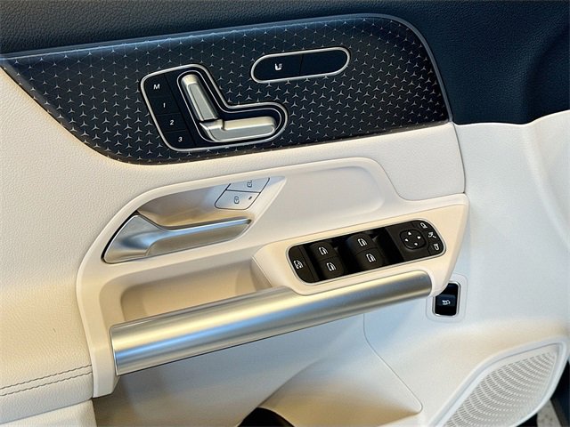 Certified 2025 Mercedes-Benz GLA 250 4MATIC image 17